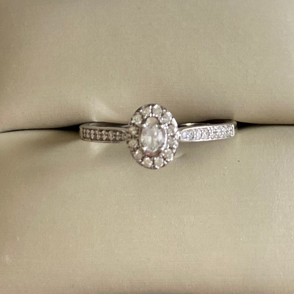 10KW Halo Oval White Gold Engagement Ring - Picture 2 of 2